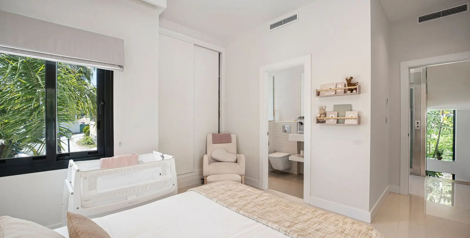 Sale of detached villa in La Quinta 22