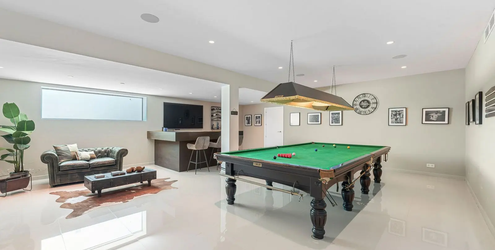 Sale of detached villa in La Quinta 44