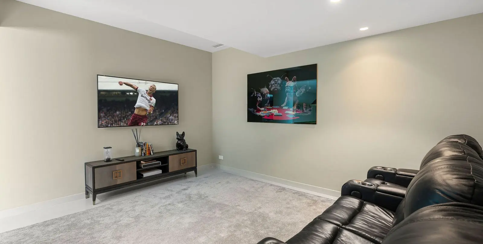 Sale of detached villa in La Quinta 45