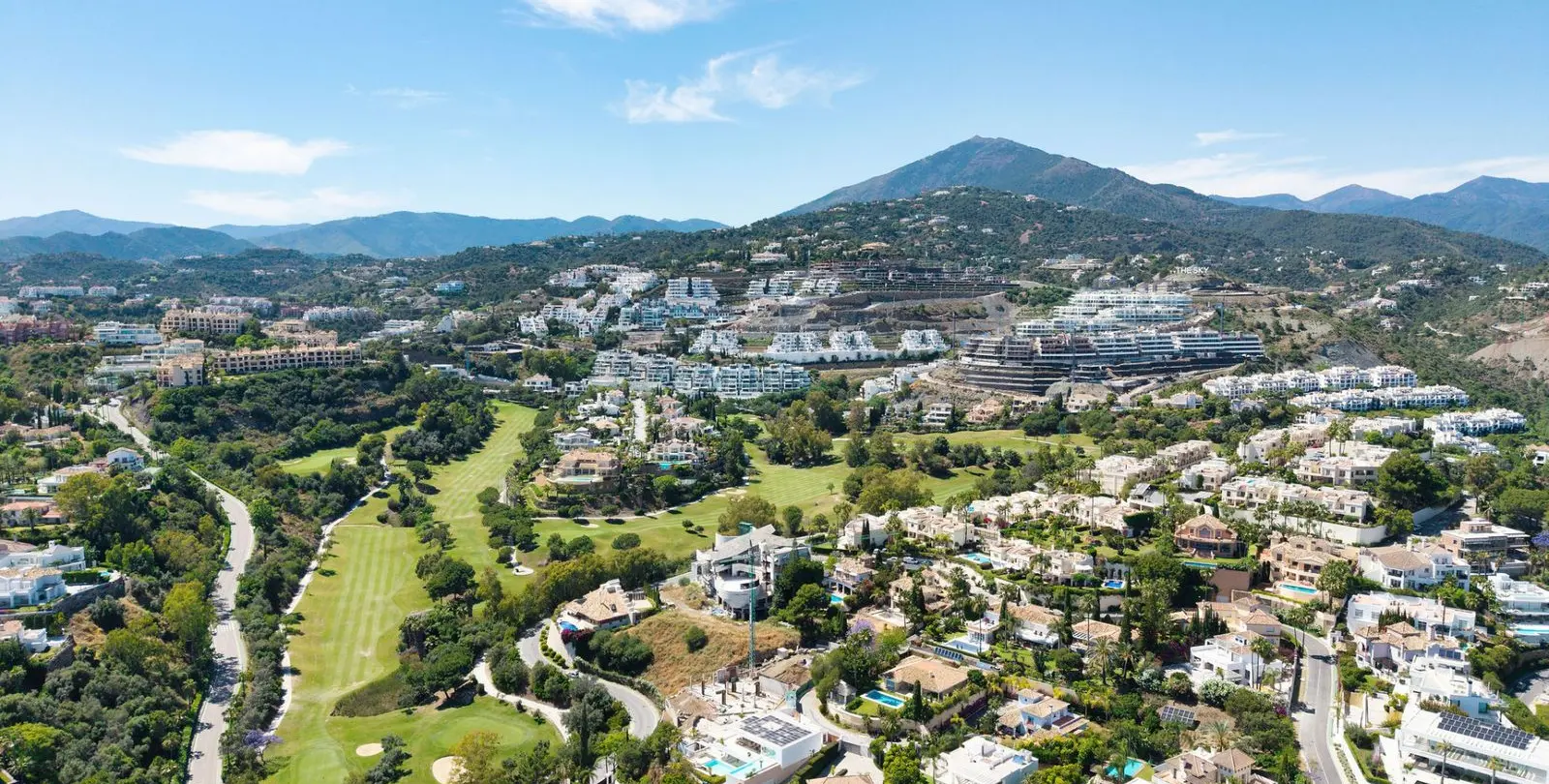 Sale of detached villa in La Quinta 55
