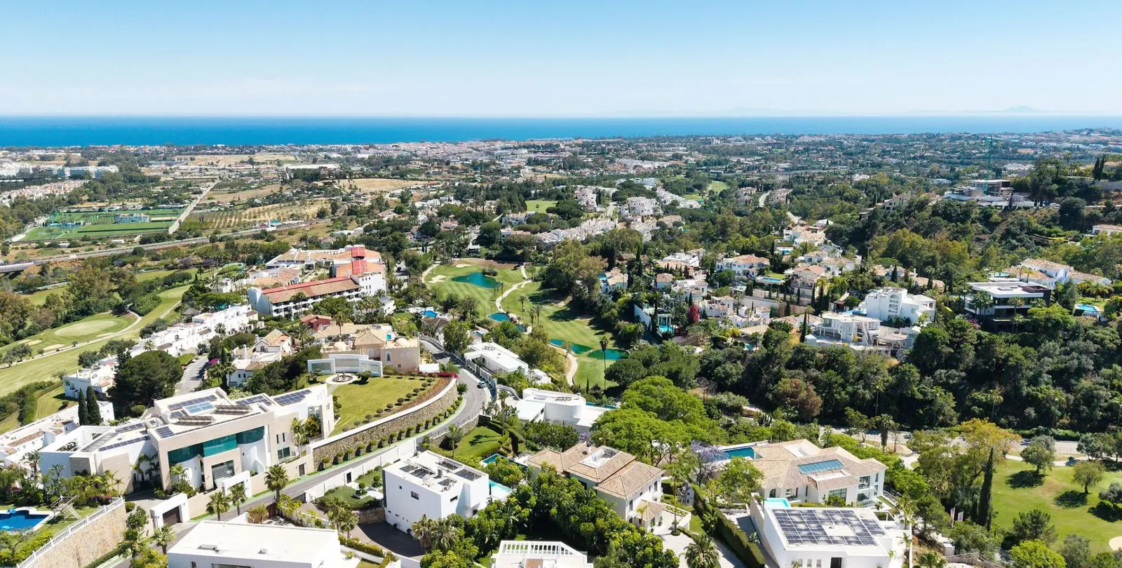 Sale of detached villa in La Quinta 56
