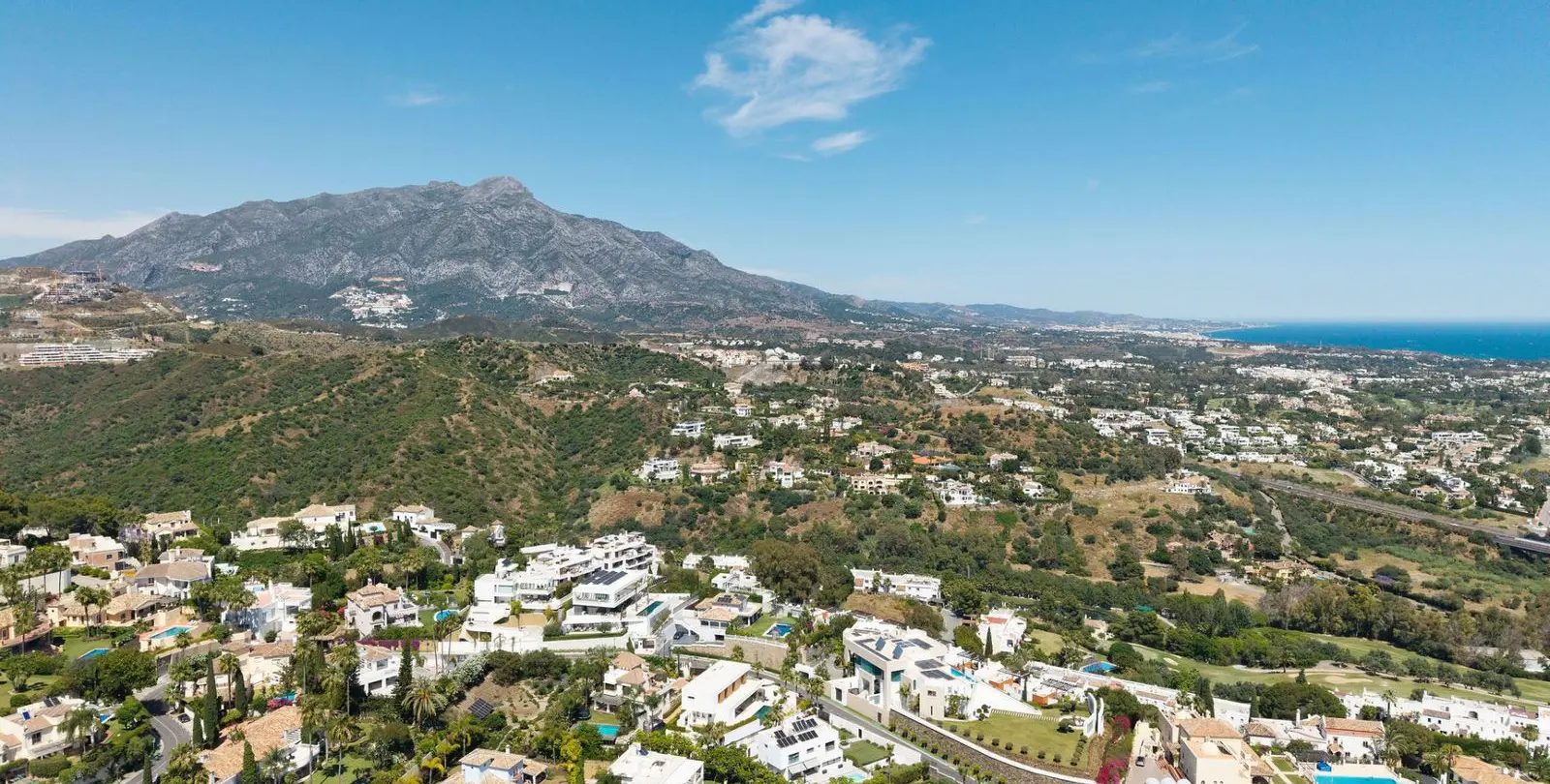 Sale of detached villa in La Quinta 57