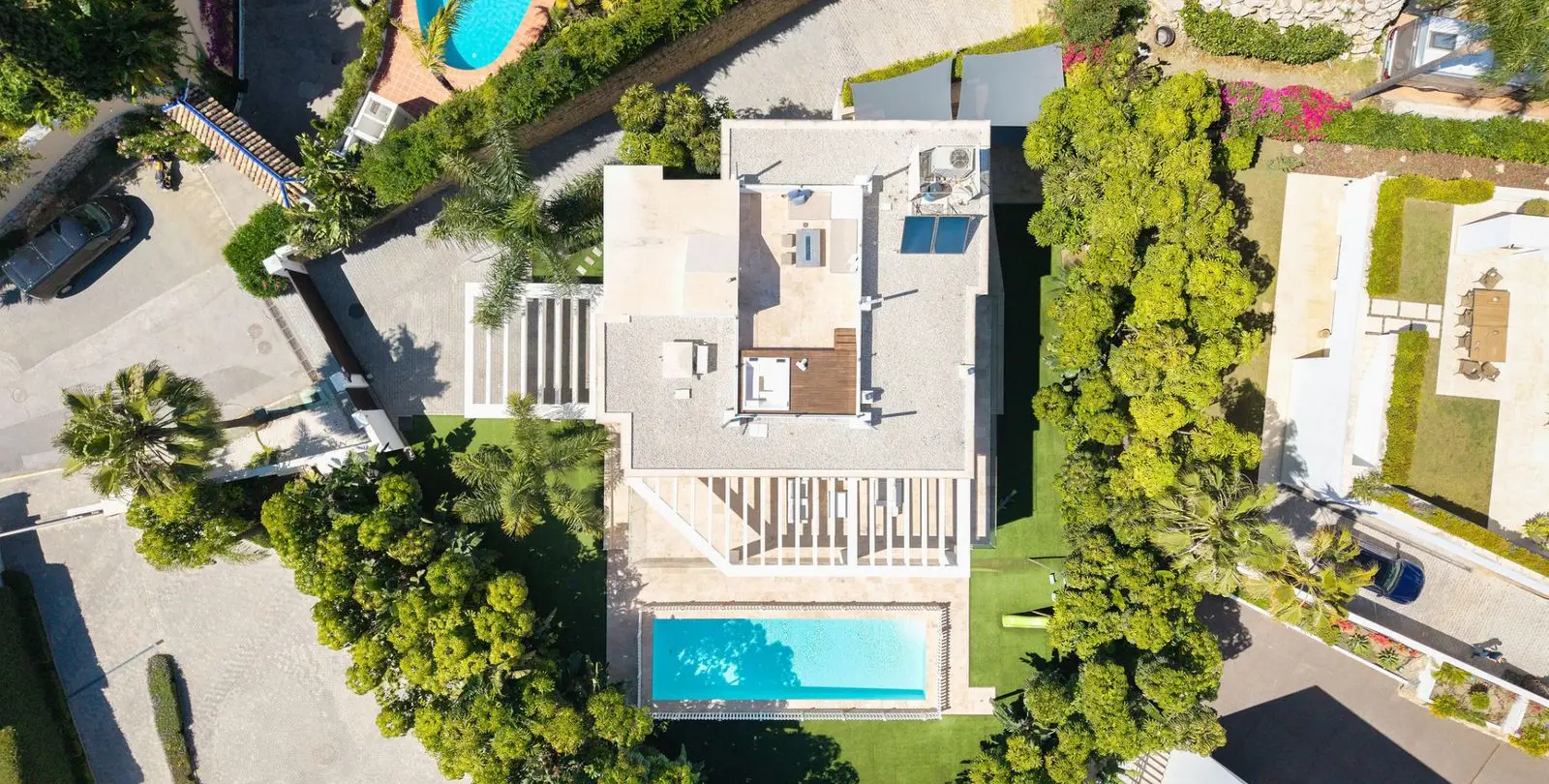Sale of detached villa in La Quinta 58