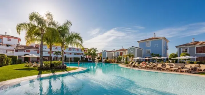 Long-term rent of townhouse in New Golden Mile 0