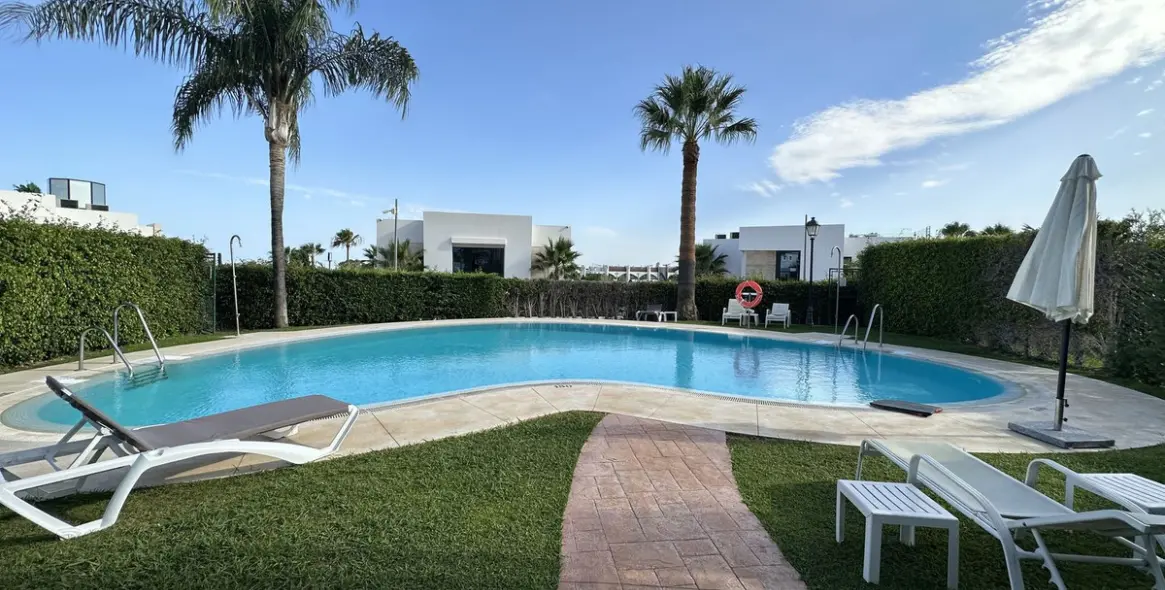 Alquiler a largo plazo de adosado en New Golden Mile 4