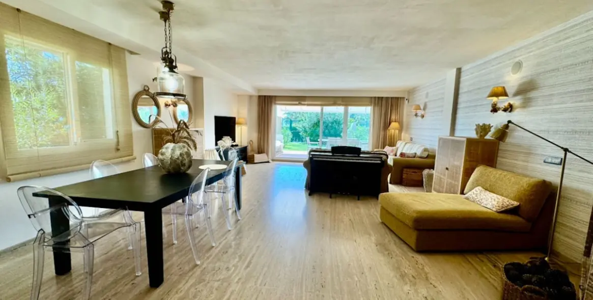 Alquiler a largo plazo de adosado en New Golden Mile 6