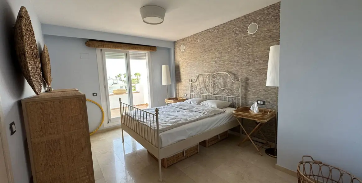 Alquiler a largo plazo de adosado en New Golden Mile 13