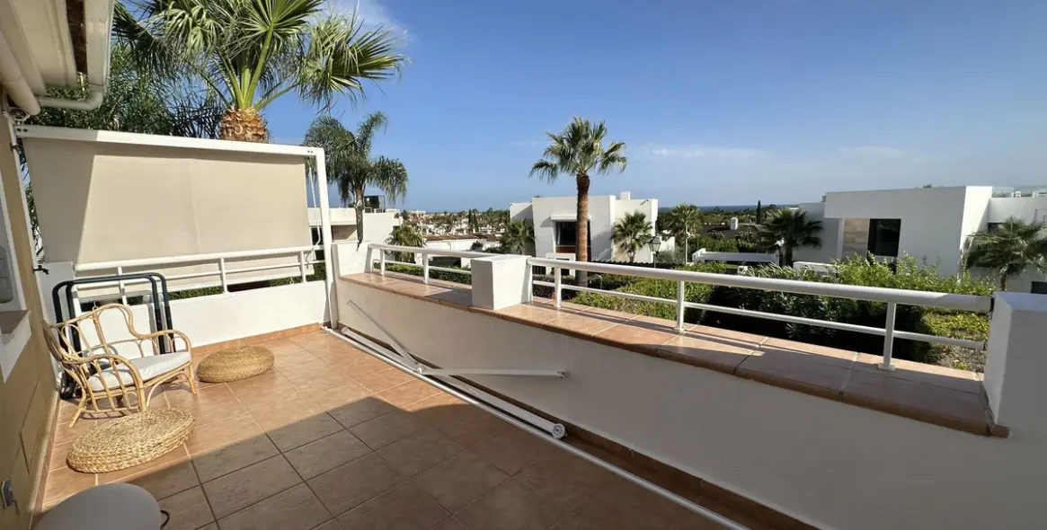 Alquiler a largo plazo de adosado en New Golden Mile 16