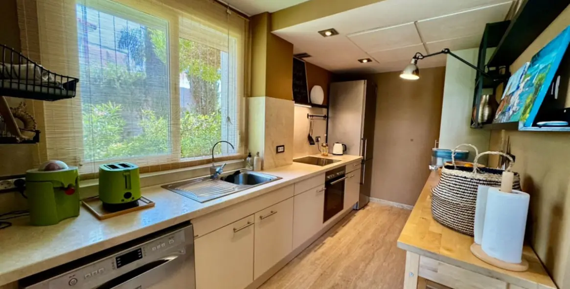 Alquiler a largo plazo de adosado en New Golden Mile 20