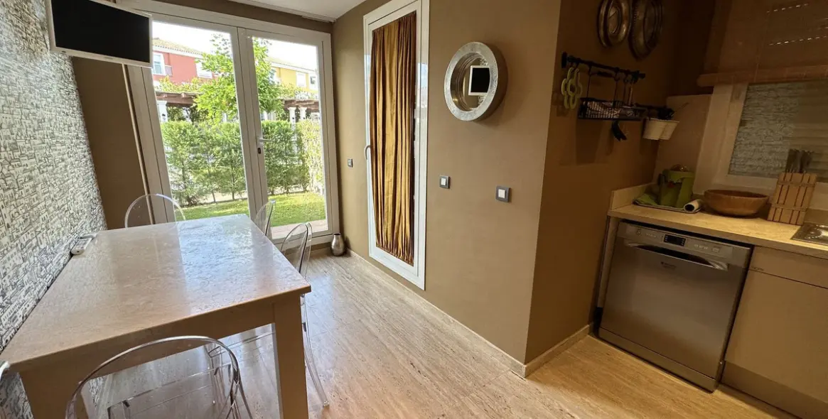 Alquiler a largo plazo de adosado en New Golden Mile 23