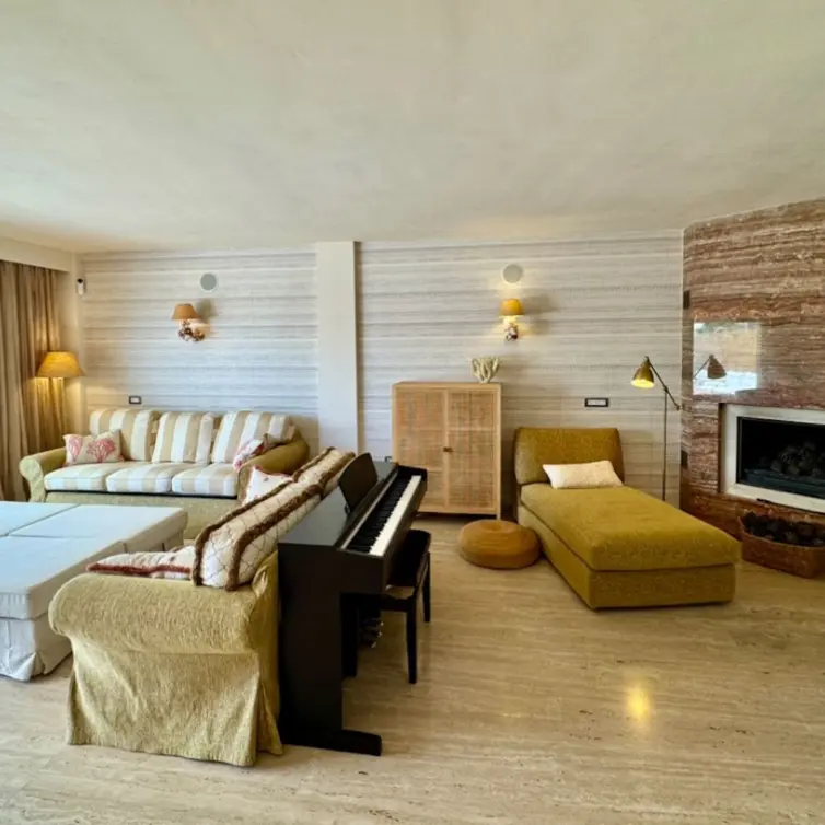Long-term rent of townhouse in New Golden Mile