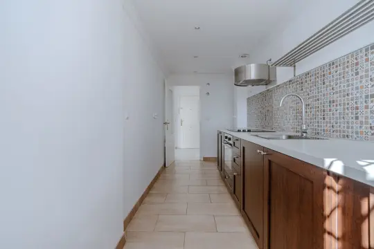 Image 6 thumb