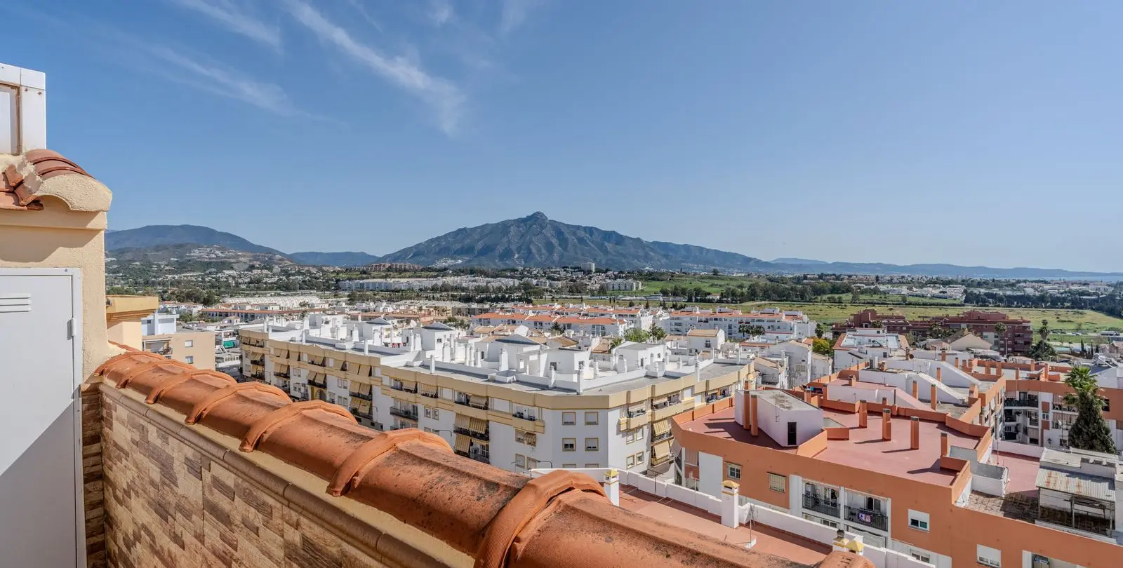Sale of penthouse in San Pedro de Alcántara 29