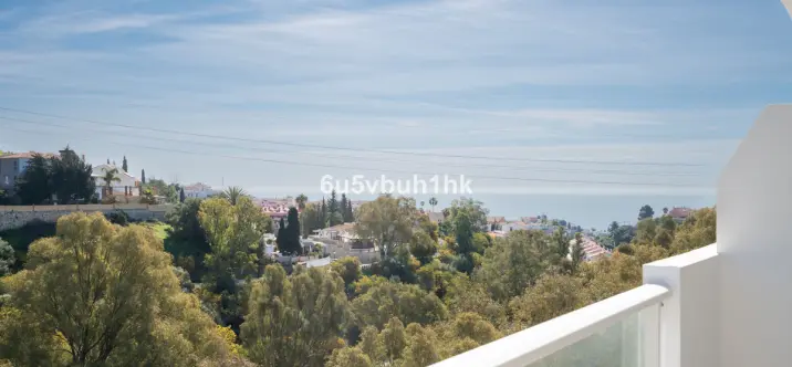 Продажа апартаментов на первом этаже в Fuengirola 0