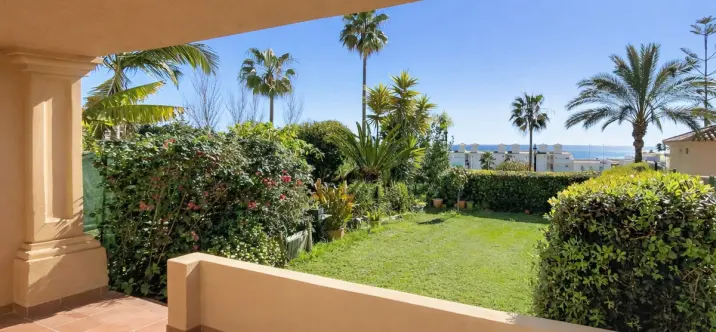 Продажа таунхауса в Estepona 0