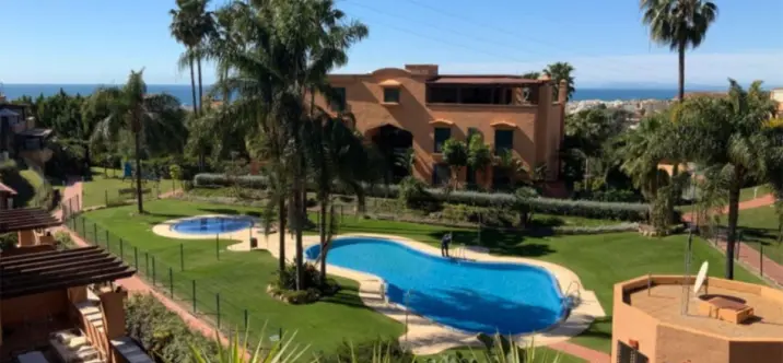 Продажа апартаментов на среднем этаже в Marbella 1