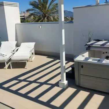 Venta de ático dúplex en New Golden Mile