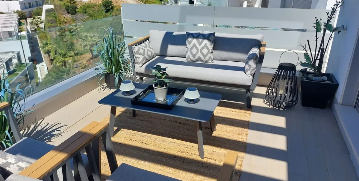 Продажа двухуровневого пентхауса в New Golden Mile 5