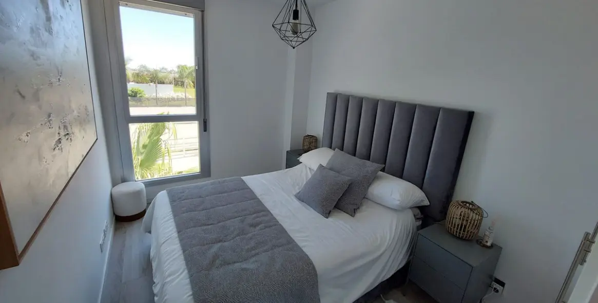 Продажа двухуровневого пентхауса в New Golden Mile 14