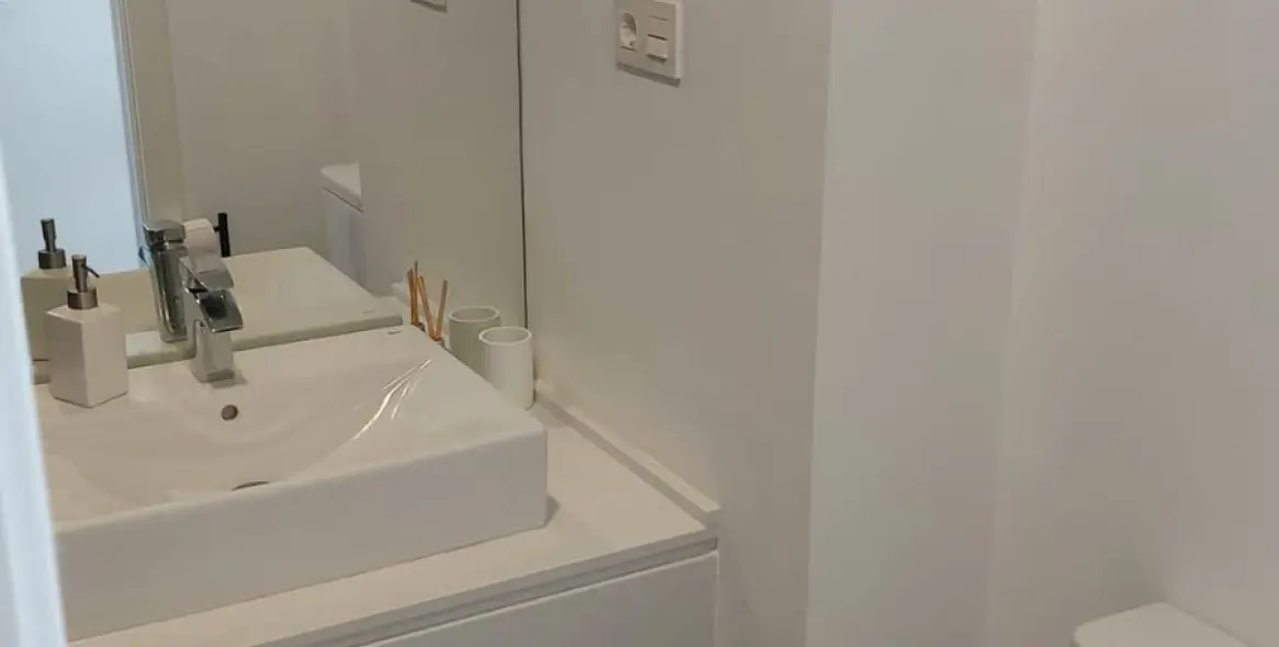 Продажа двухуровневого пентхауса в New Golden Mile 20