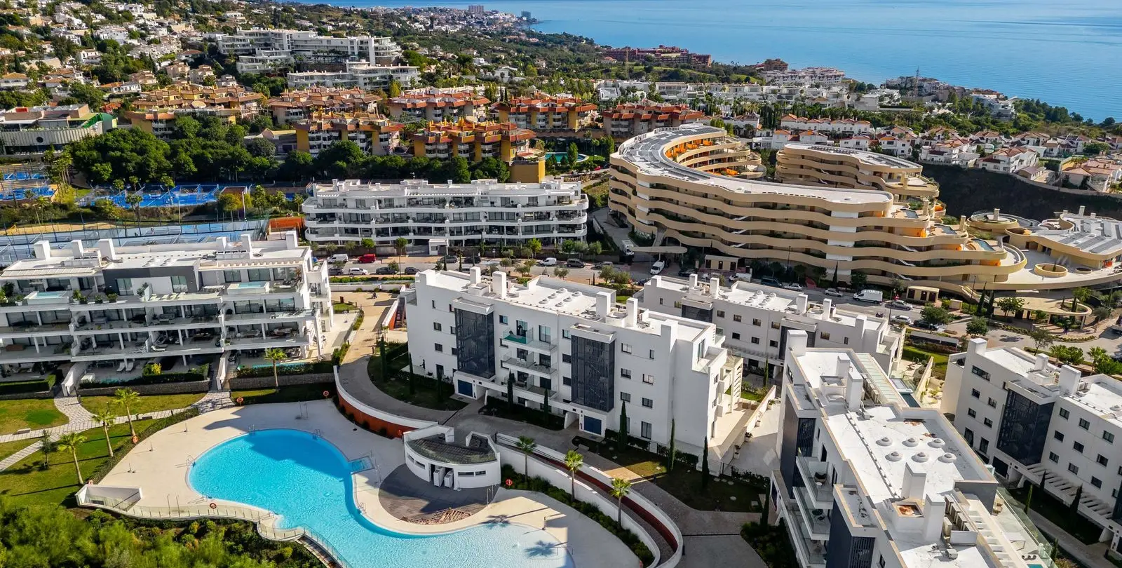Продажа апартаментов на первом этаже в Higueron 29