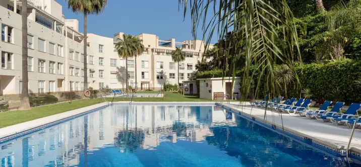 Venta de apartamento en planta media en Nueva Andalucía 0