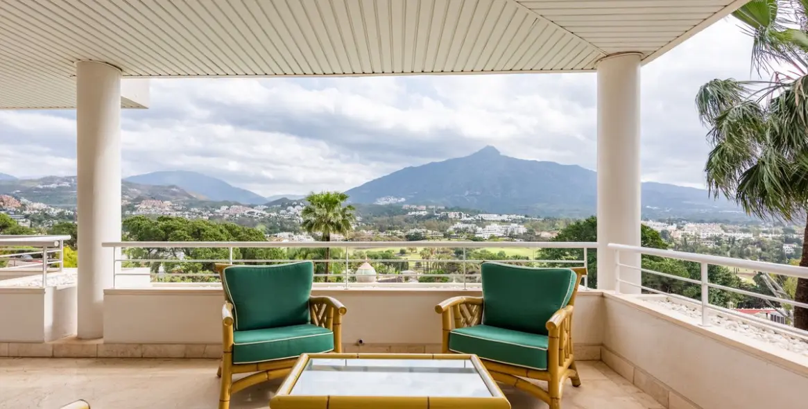 Продажа апартаментов на среднем этаже в Nueva Andalucía 6