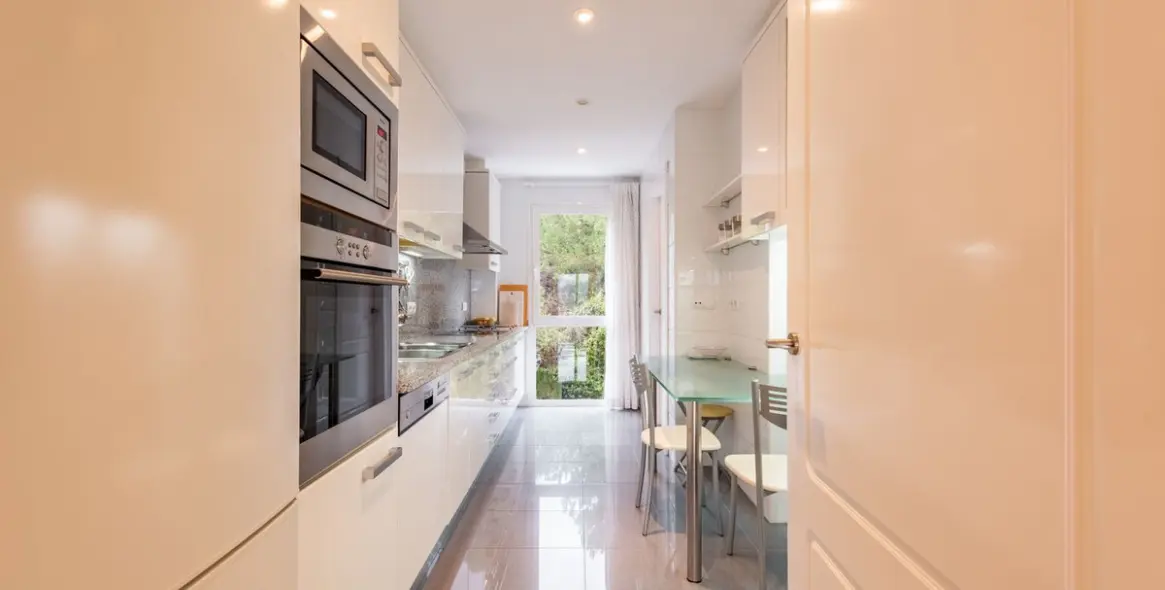 Продажа апартаментов на среднем этаже в Nueva Andalucía 11