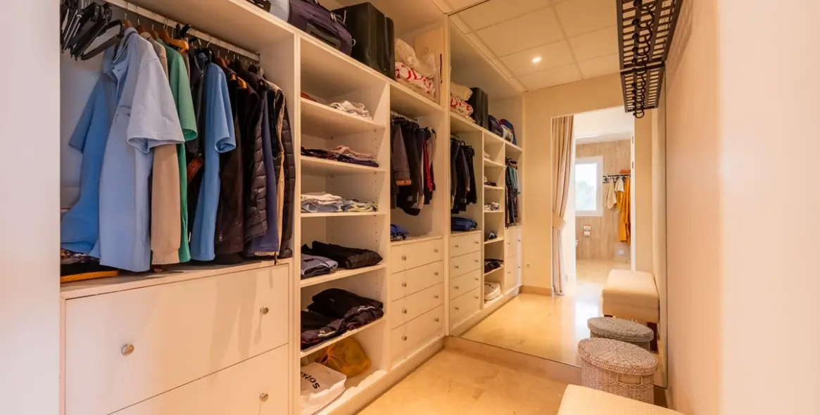 Продажа апартаментов на среднем этаже в Nueva Andalucía 16