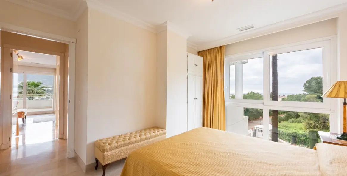 Продажа апартаментов на среднем этаже в Nueva Andalucía 18