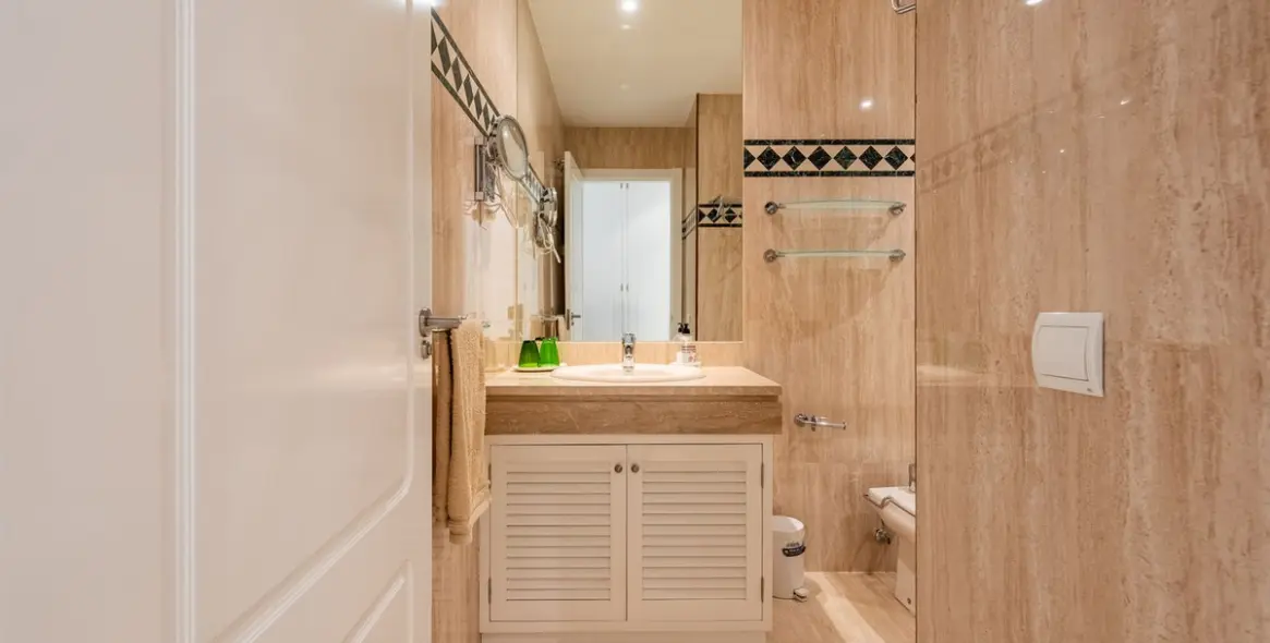 Продажа апартаментов на среднем этаже в Nueva Andalucía 19