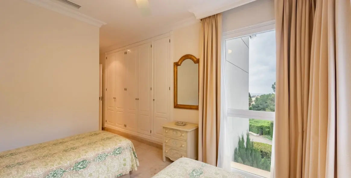 Продажа апартаментов на среднем этаже в Nueva Andalucía 21