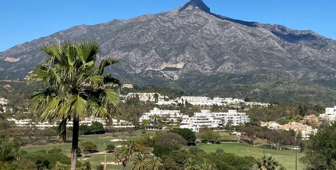 Продажа апартаментов на среднем этаже в Nueva Andalucía 27