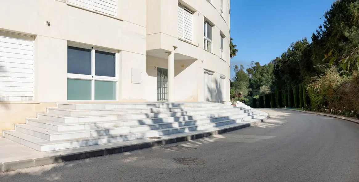 Продажа апартаментов на среднем этаже в Nueva Andalucía 30