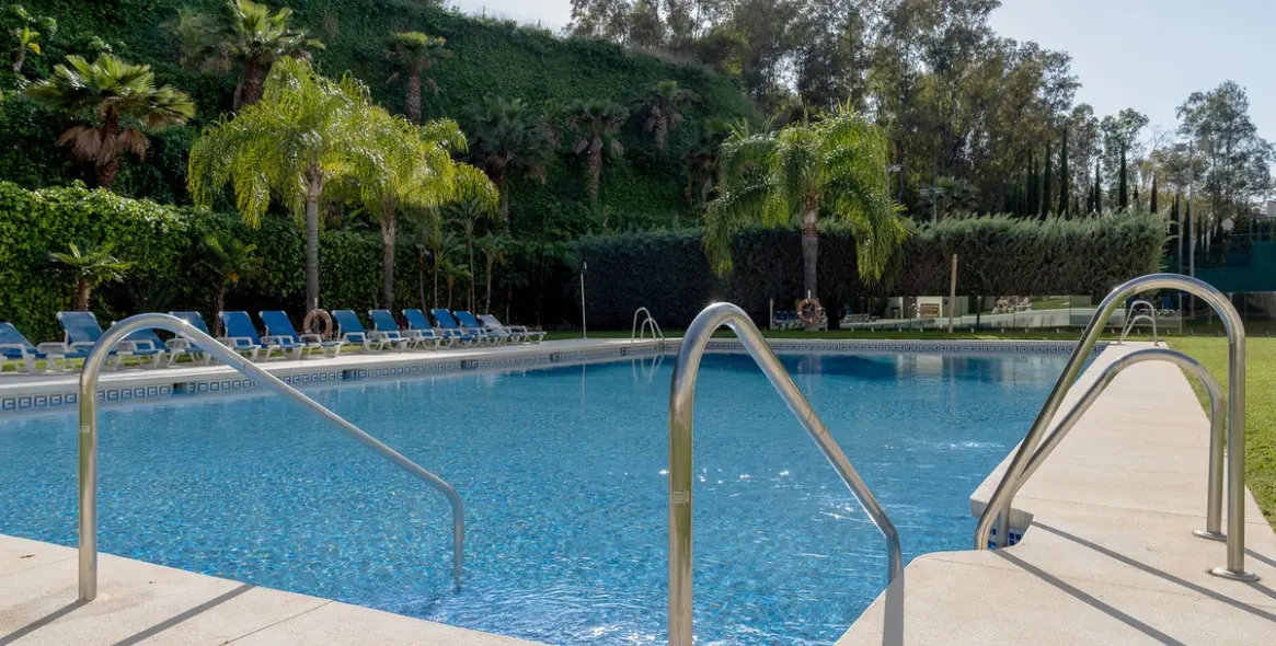 Продажа апартаментов на среднем этаже в Nueva Andalucía 33