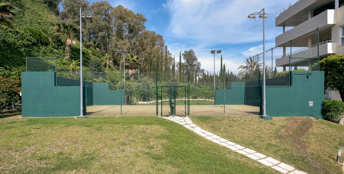 Продажа апартаментов на среднем этаже в Nueva Andalucía 34