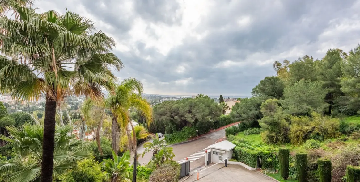 Продажа апартаментов на среднем этаже в Nueva Andalucía 35