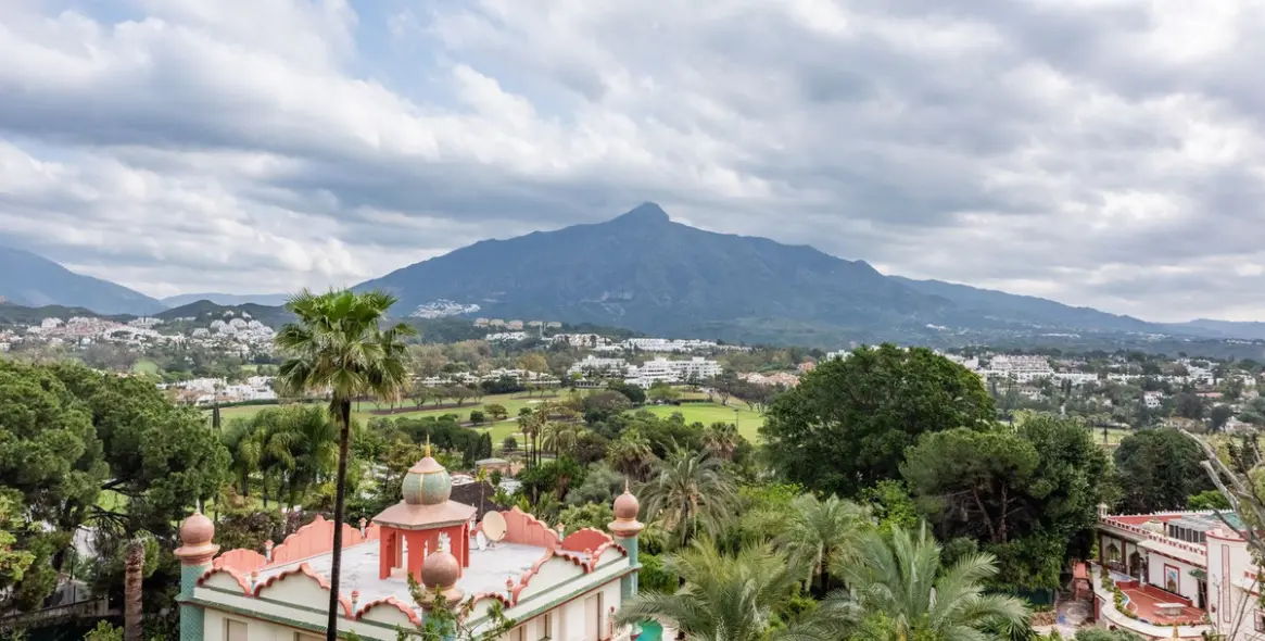 Продажа апартаментов на среднем этаже в Nueva Andalucía 36