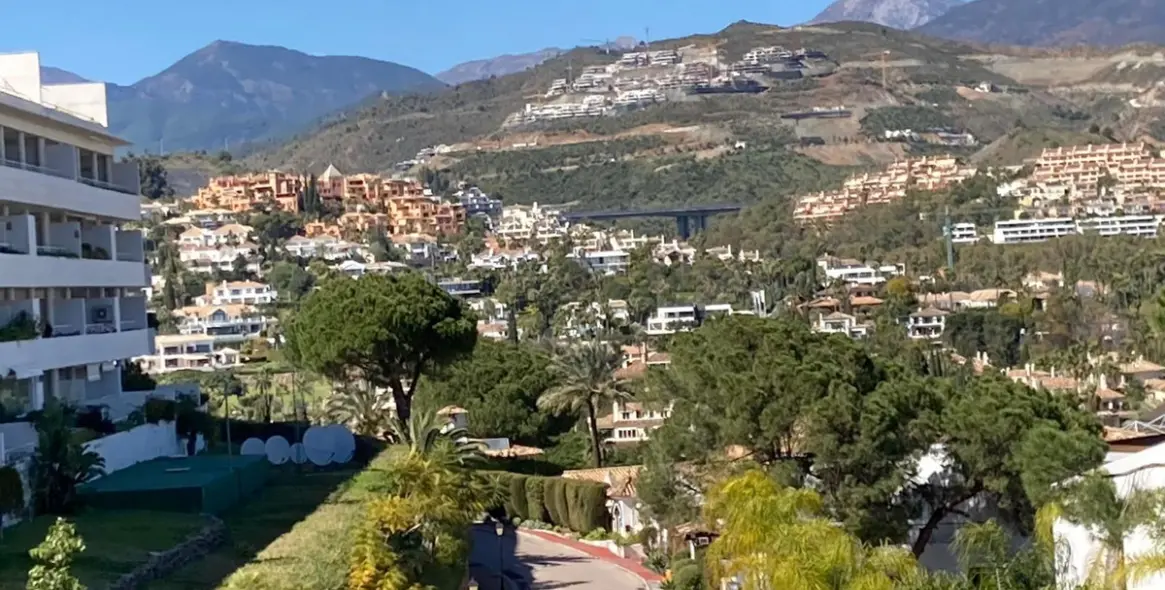 Продажа апартаментов на среднем этаже в Nueva Andalucía 39