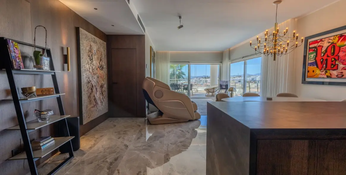 Venta de apartamento en planta media en Benalmadena 3