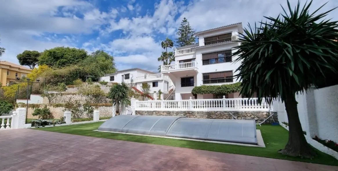 Venta de villa independiente en El Palo 1