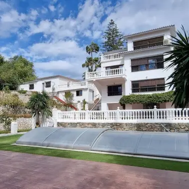 Venta de villa independiente en El Palo