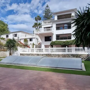 Venta de villa independiente en El Palo