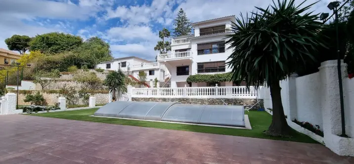 Venta de villa independiente en El Palo 2