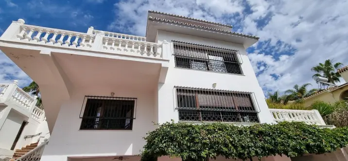 Venta de villa independiente en El Palo 3