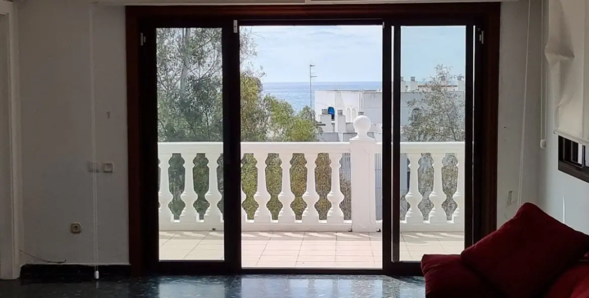 Venta de villa independiente en El Palo 7