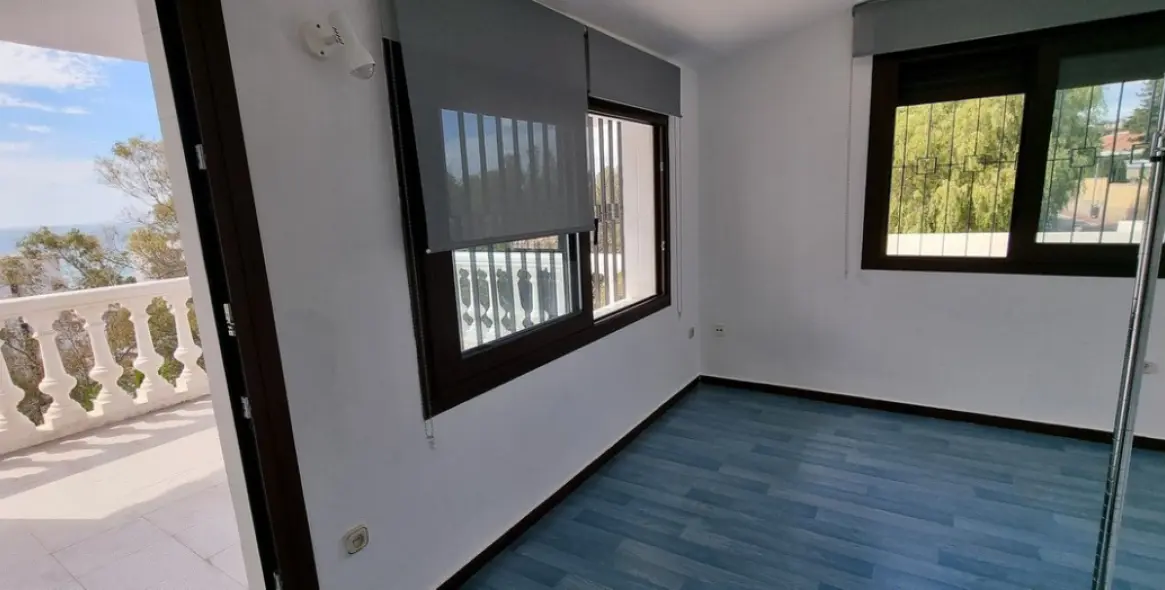 Venta de villa independiente en El Palo 13