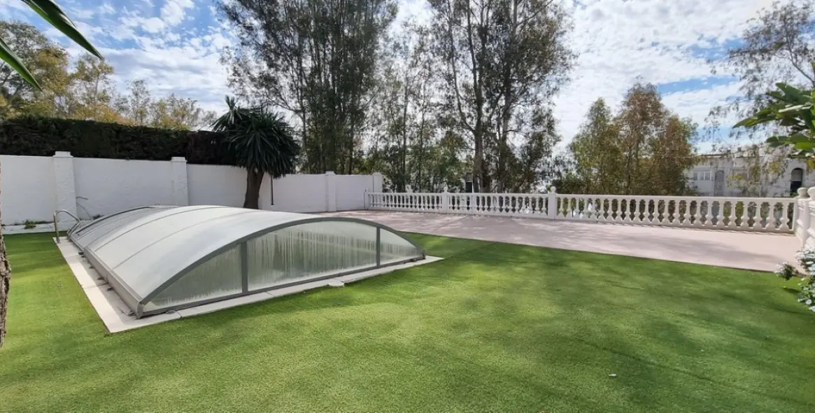 Venta de villa independiente en El Palo 26