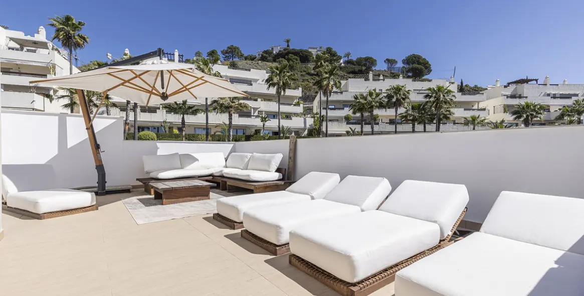 Sale of penthouse duplex in Benahavís 1