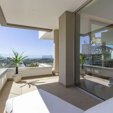 Venta de ático dúplex en Benahavís